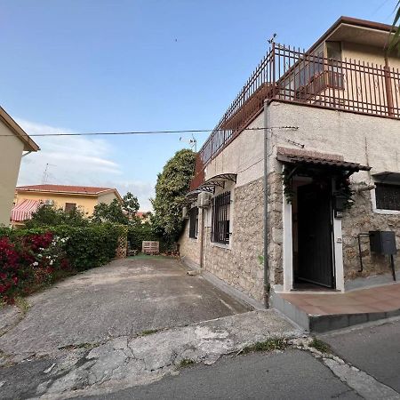 شقة Lisetta'S House مونريالي المظهر الخارجي الصورة
